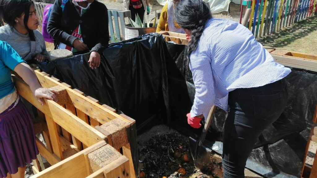 Implementación de composteras en mercados de la ciudad // Reverdece Arocagua